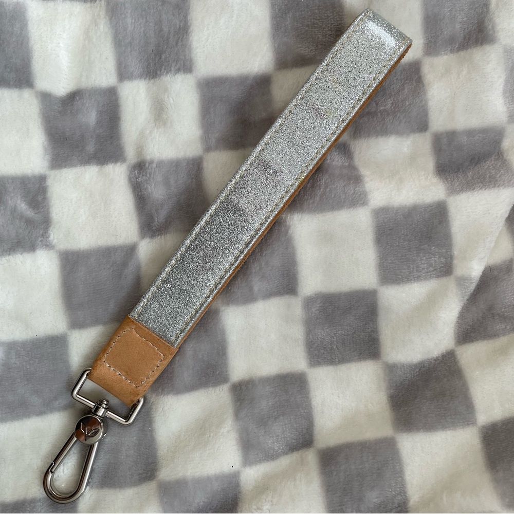 Consuela Wristlet Strap - Picture 3 of 5